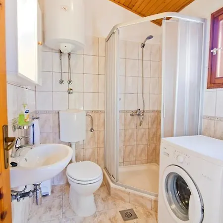 In 3837-4 * Betina (Sibenik-Knin)