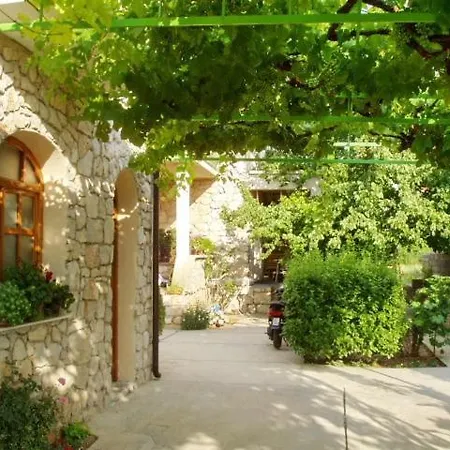 In 3837-4 Betina (Sibenik-Knin)