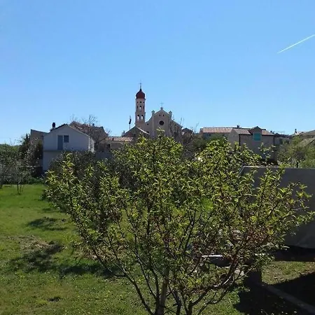 Apartment In 3837-4 Betina (Sibenik-Knin)
